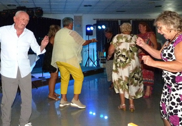 Guests filling the dance floor during the MABS Mazarrón anniversary evening